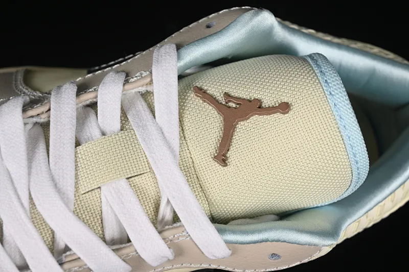 All categories Air Jordan Jordan series basketball shoes Air Jordan 1 Low G version pure original Air Jordan 1 Low AJ1 Joe 1 sandy style low-top retro basketball shoes HQ3440-101